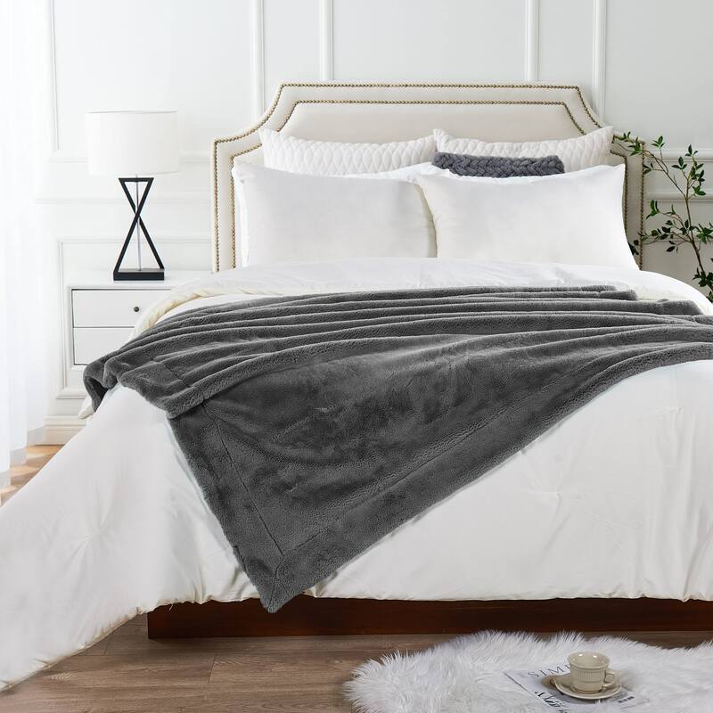 Home Soft Things FoxFauxFur Throw 50"x60"/60"x80"