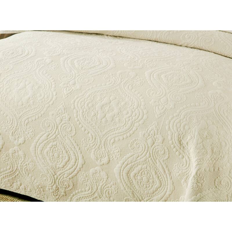 Reversible 3 Piece Damask Quilt Set by HULALA HOME