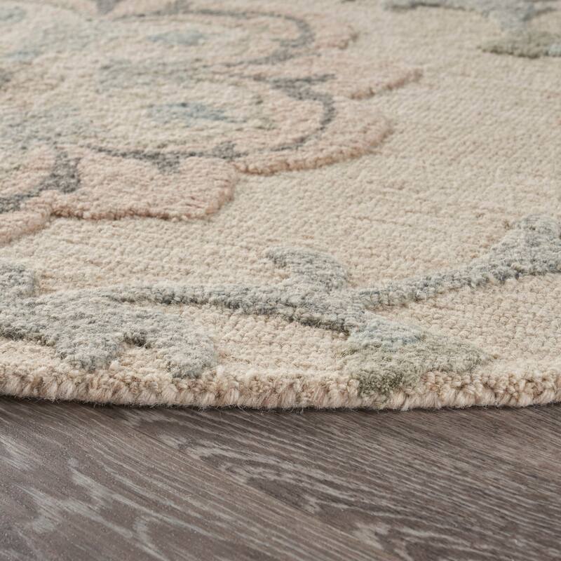 Sevita Delicate Traditional Floral Area Rug
