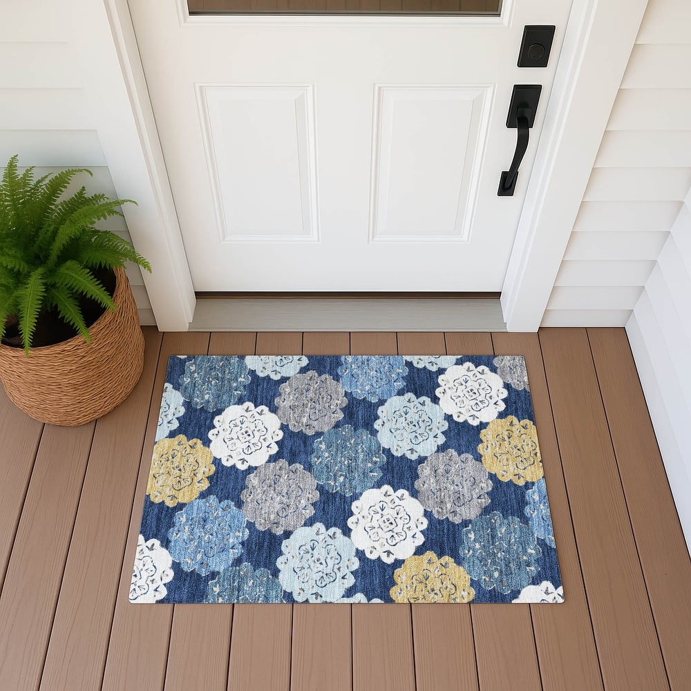 Machine Washable Indoor/ Outdoor Global Motif Chantille Rug