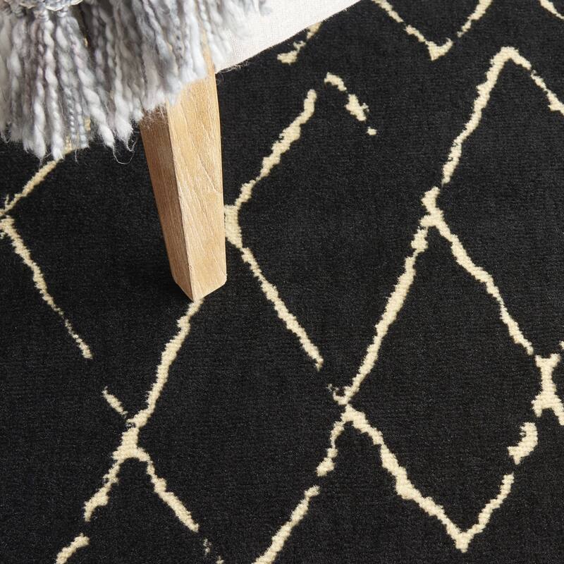 Lomow Power Loomed Geometric Abstract Modern Area Rug By HomeRoots - 63' X '63' X '0.5
