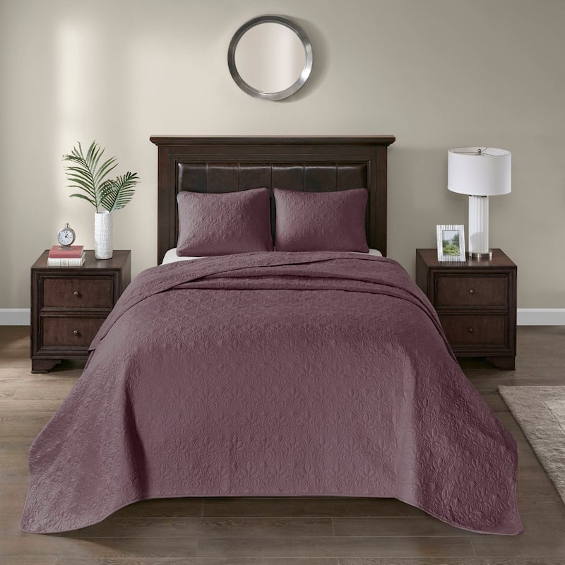 Madison Park Mansfield Reversible Oversized 3-piece Solid Texture Bedspread Quilt Set with Matching Shams