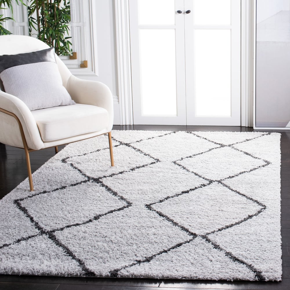 SAFAVIEH August Shag Aculina Trellis 1.26-inch Thick Rug