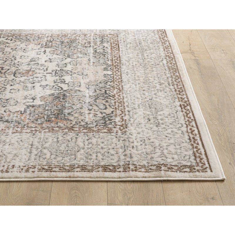 Traditional Cream/Beige Oriental Area Rug
