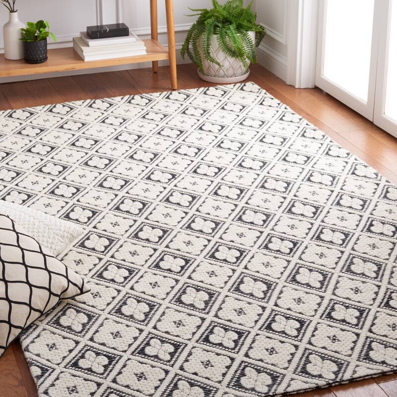 SAFAVIEH Handmade Marbella Aitana Modern Wool Rug - 3' x 5' - Black/Ivory