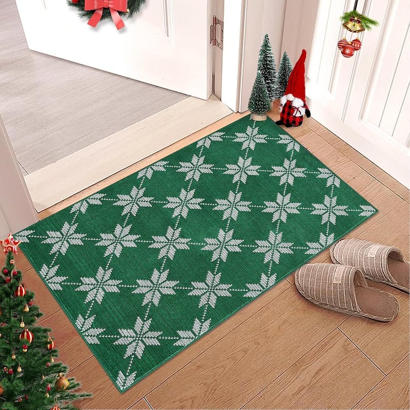GustoWave Christmas Geometric Throw Area Rugs, Non Slip Machine Washable, Green - 1'6" x 2'6"
