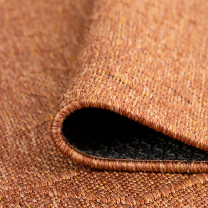 Alameda Solid Color Geometric Machine Washable Indoor Area Rug