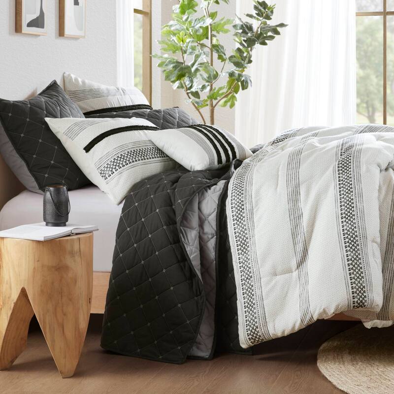 GDF Studio - Carolina 7-Piece Stripe Comforter and Quilt Set