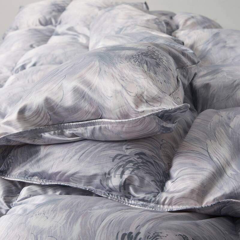 All Season luxurious Silk Covered 93% White Goose Down Comforter