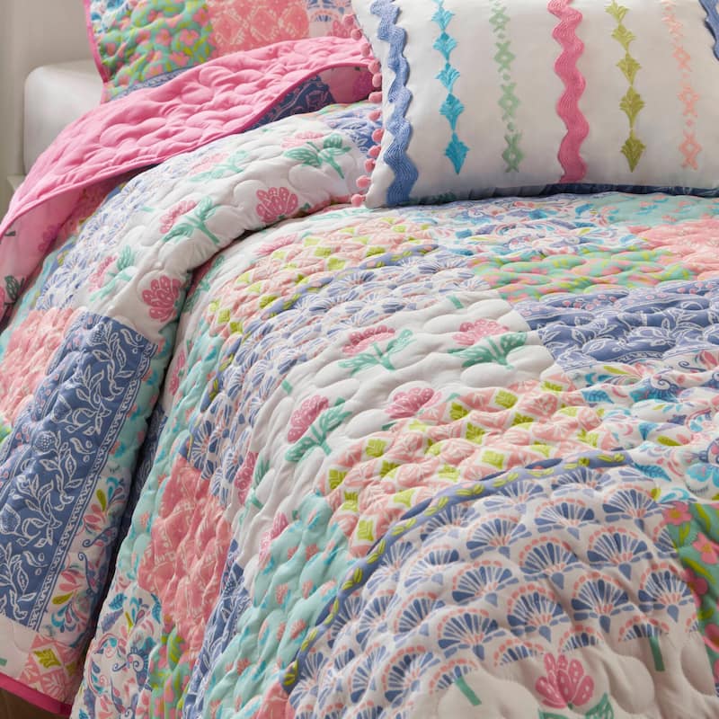 Intelligent Design Nellie Quilt Set