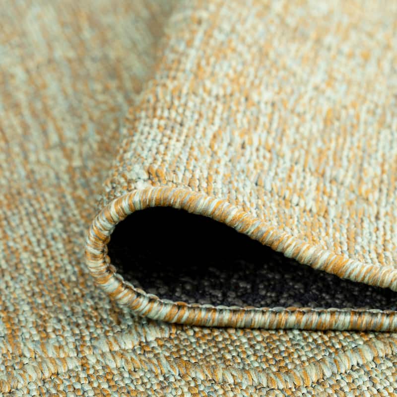 Alameda Solid Color Geometric Machine Washable Indoor Area Rug