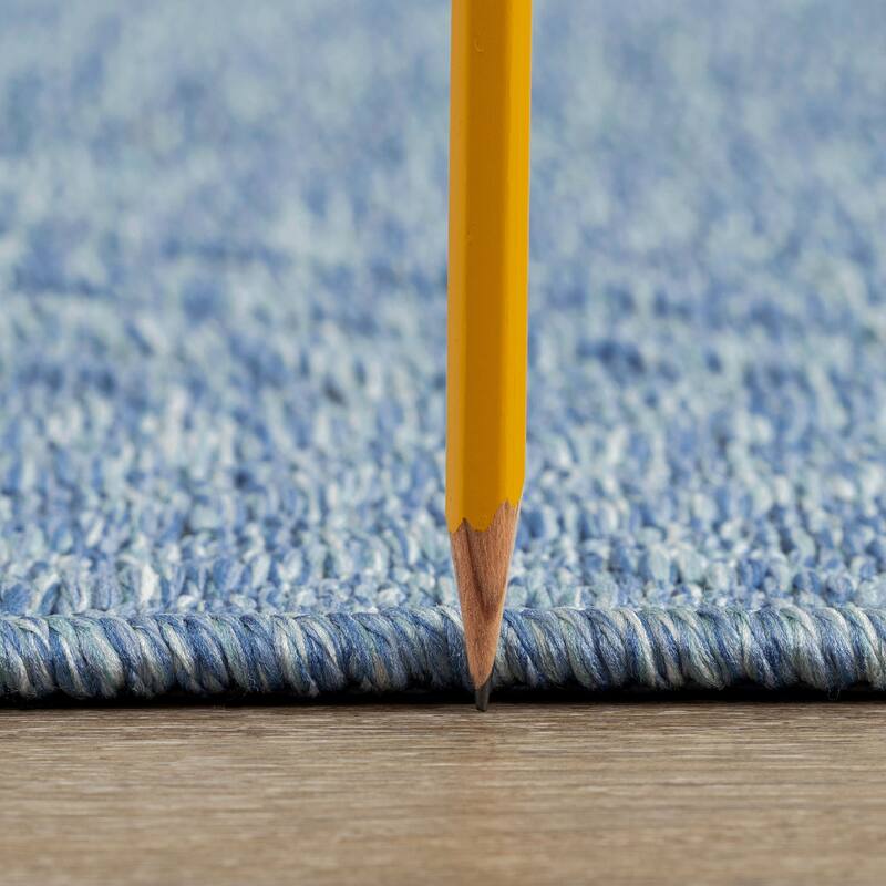 Alameda Solid Color Geometric Machine Washable Indoor Area Rug