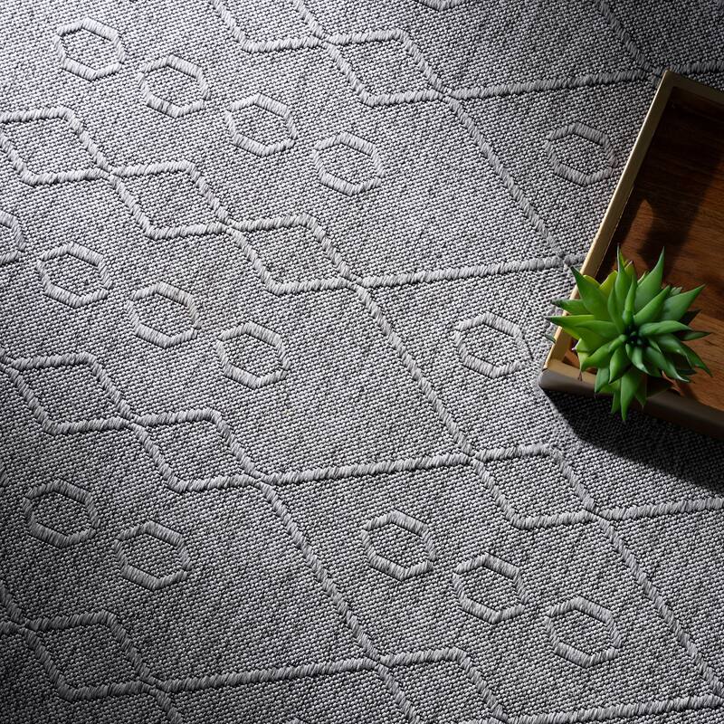 Alameda Solid Color Geometric Machine Washable Indoor Area Rug