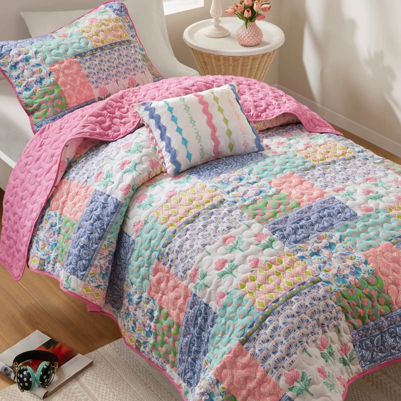 Intelligent Design Nellie Quilt Set