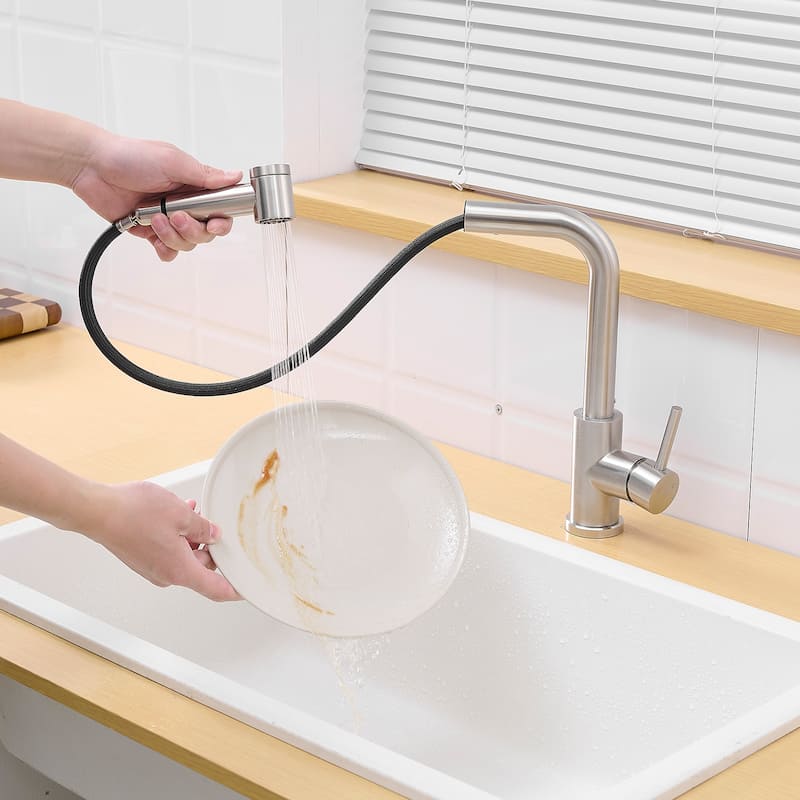 Single-Handle Pull Down Sprayer Kitchen Faucet in Nickel