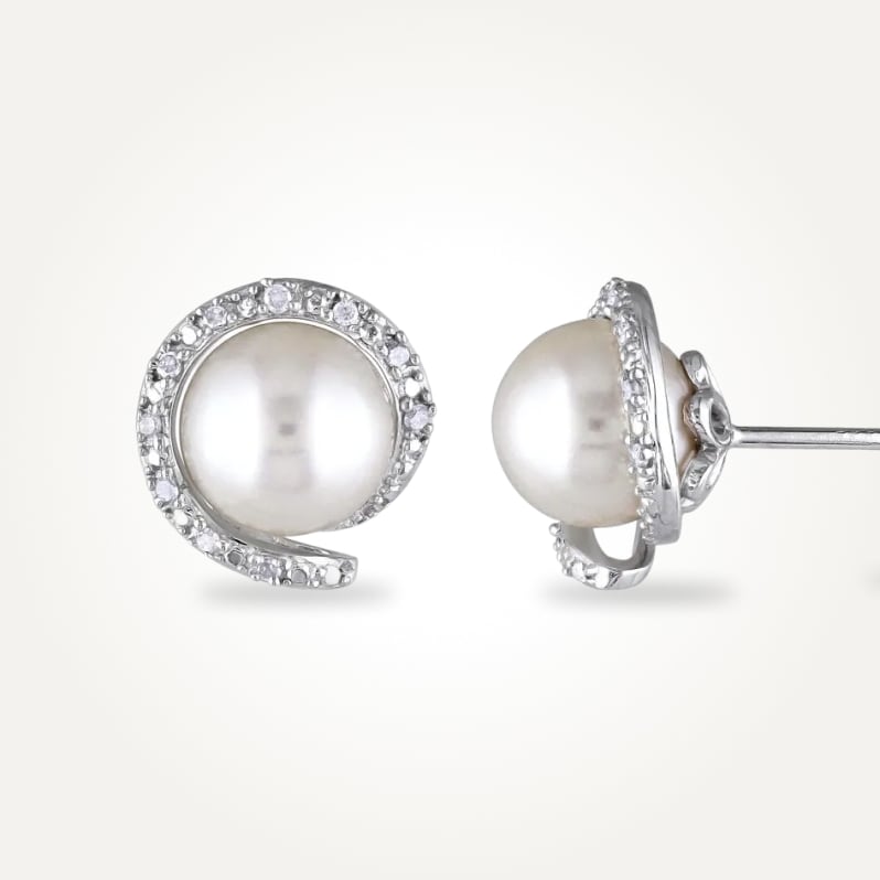 Pearl Earrings.