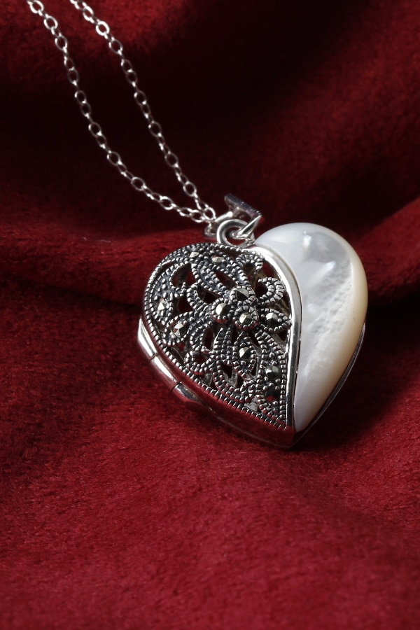 How to Fit a Photograph into a Locket