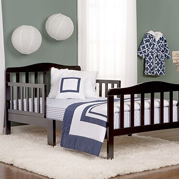 How to Buy a Toddler Bed - Overstock.com - Sturdy Construction