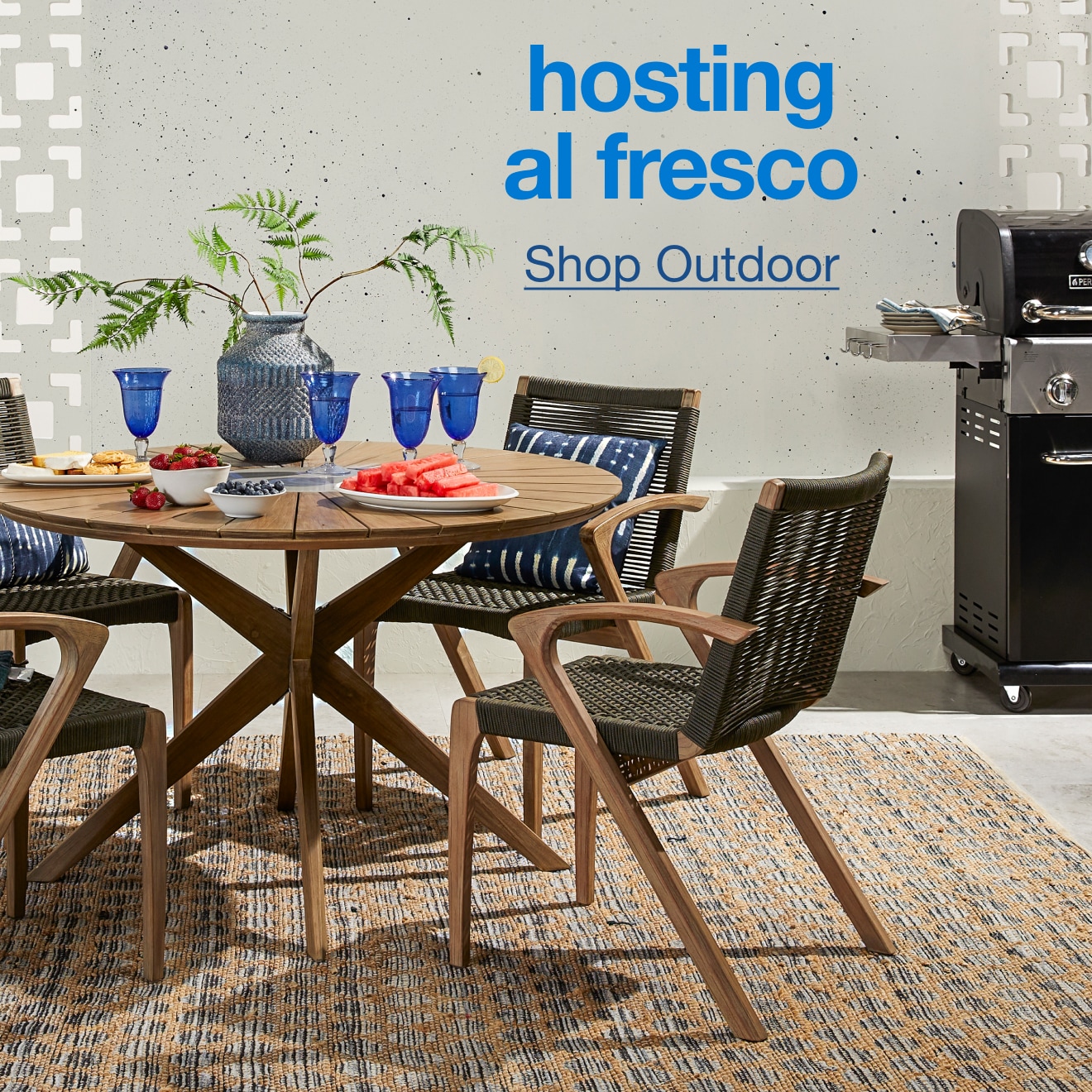 hosting al fresco