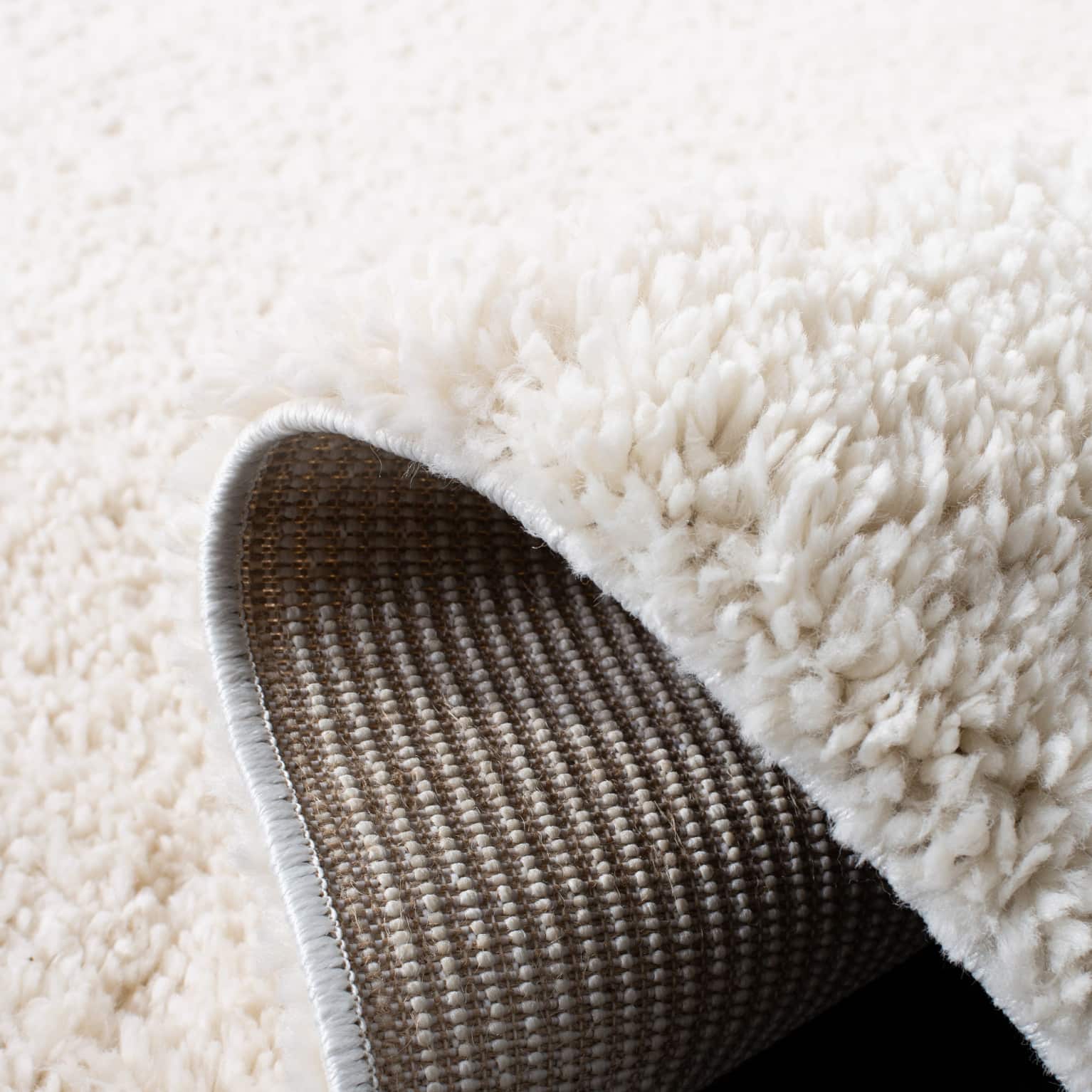 Safavieh New York. deep discounts on rugs & more. Save Now.