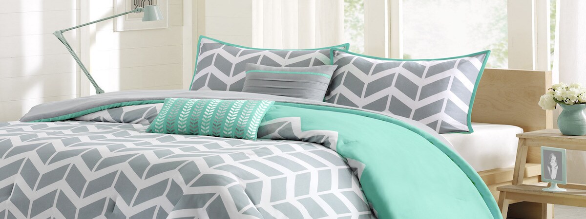Duvets Vs Down Comforters Com