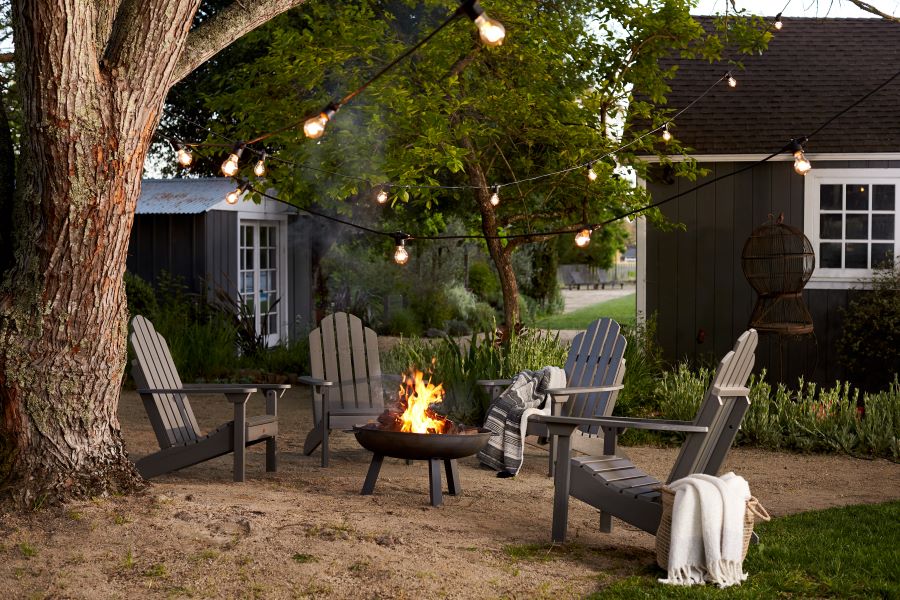 Outdoor fire pit